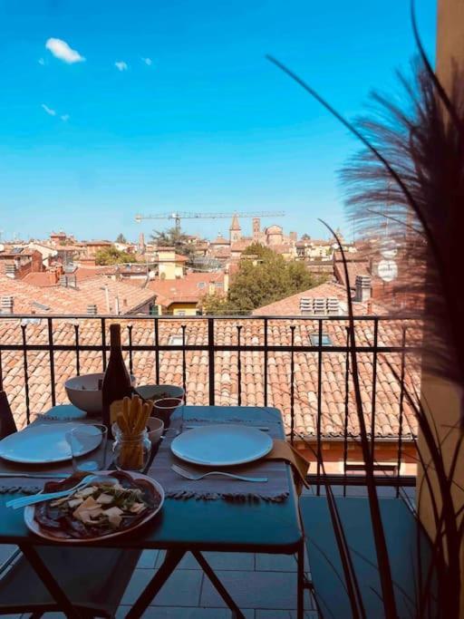 Romantic Attic Room With Panoramic View Bologna Luaran gambar