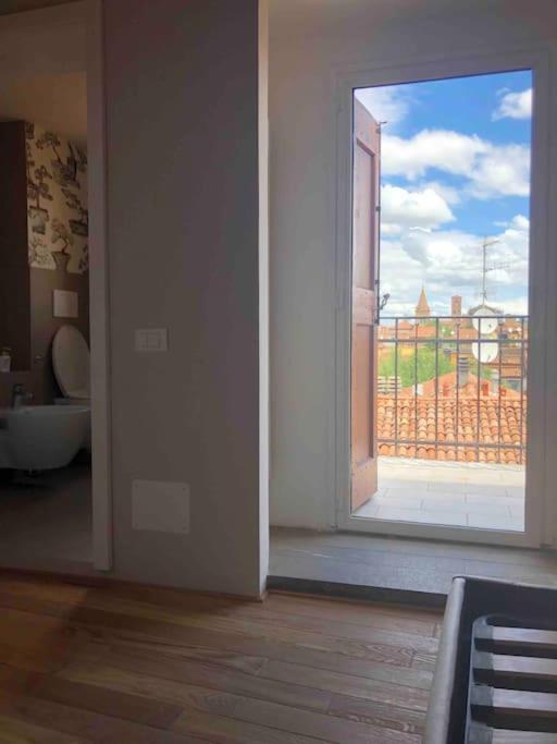 Romantic Attic Room With Panoramic View Bologna Luaran gambar