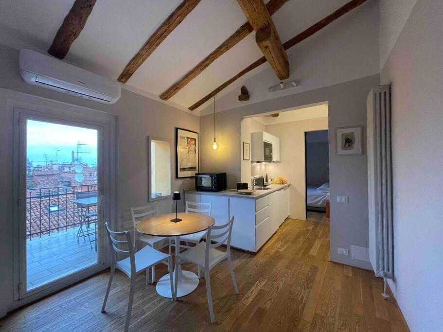 Romantic Attic Room With Panoramic View Bologna Luaran gambar