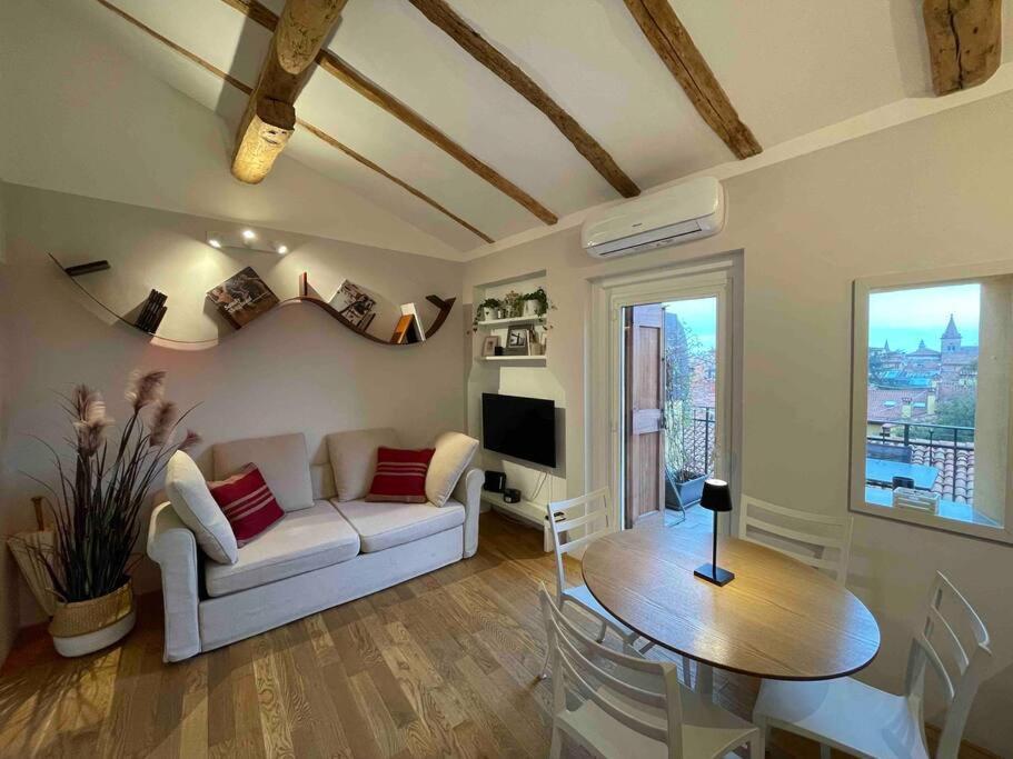 Romantic Attic Room With Panoramic View Bologna Luaran gambar